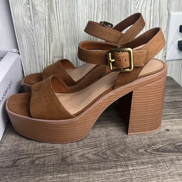 Madden Girl Size 11, 9.5 Goldie Tan Strappy Platform Chunky Lug Heel Sandals - Picture 1 of 7